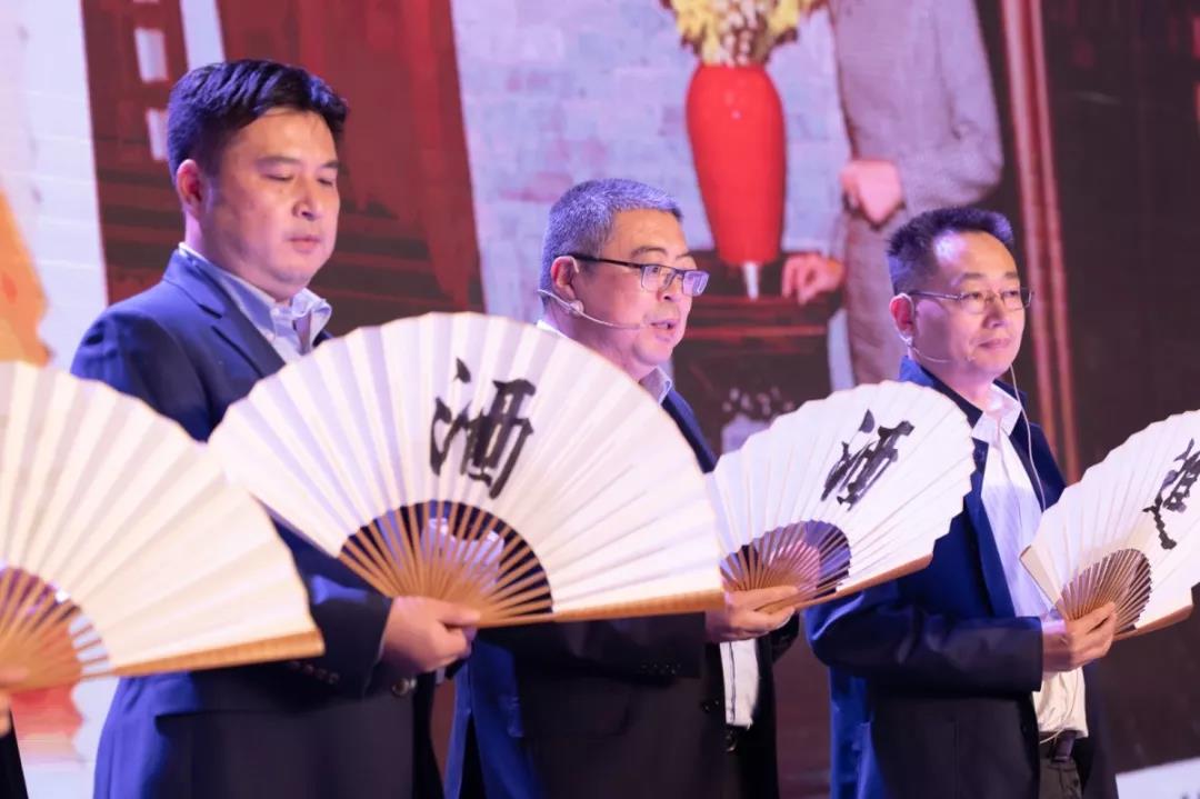 1541467715745869.jpg 1541467715745869.jpg