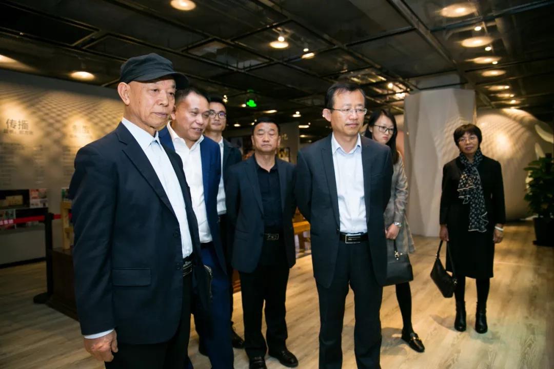 1541556941849877.jpg 1541556941849877.jpg